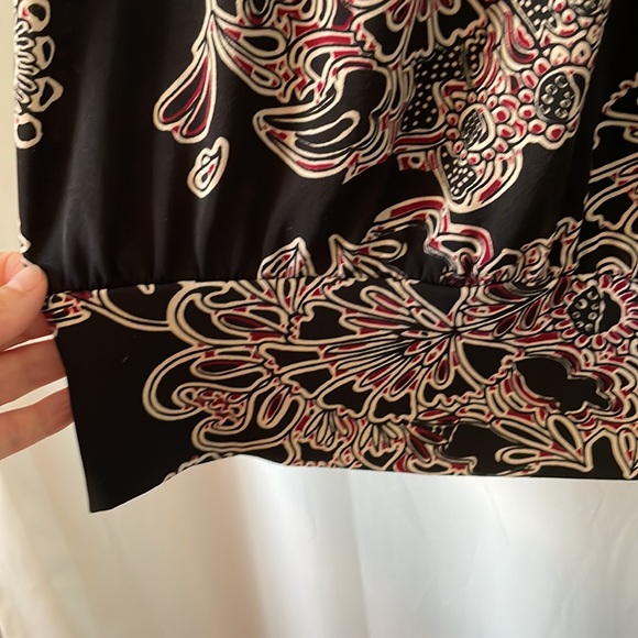 Patterned Blouse with Pretty Design at Neckline - Picture 3 of 5